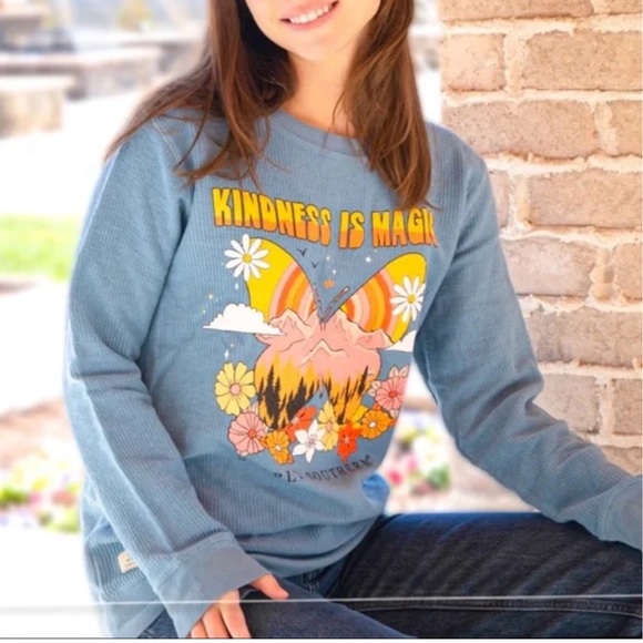 SIMPLY SOUTHERN KINDNESS MAGIC LONG SLEEVE CREW SWEATSHIRT Size Medium - Picture 1 of 7